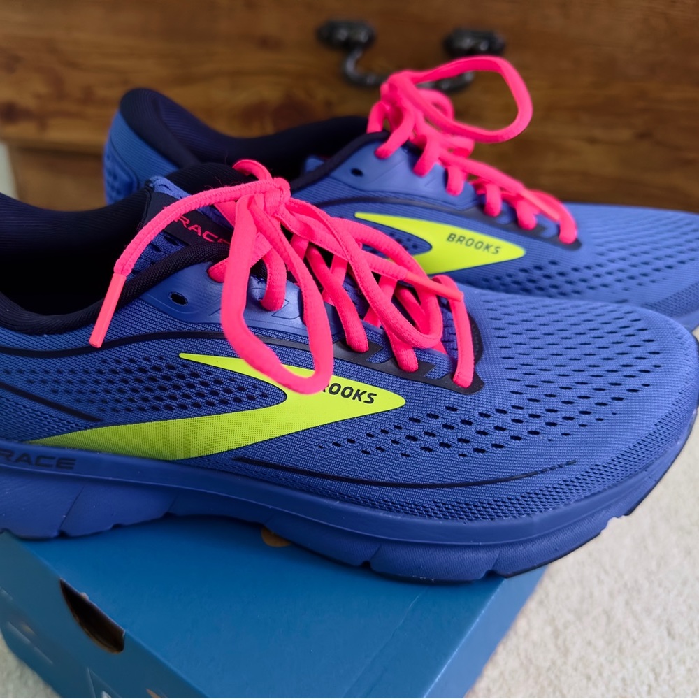 Brooks Trace 2 Running Shoes (Women’s 8.5)